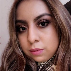 Meet your Posher, Myra